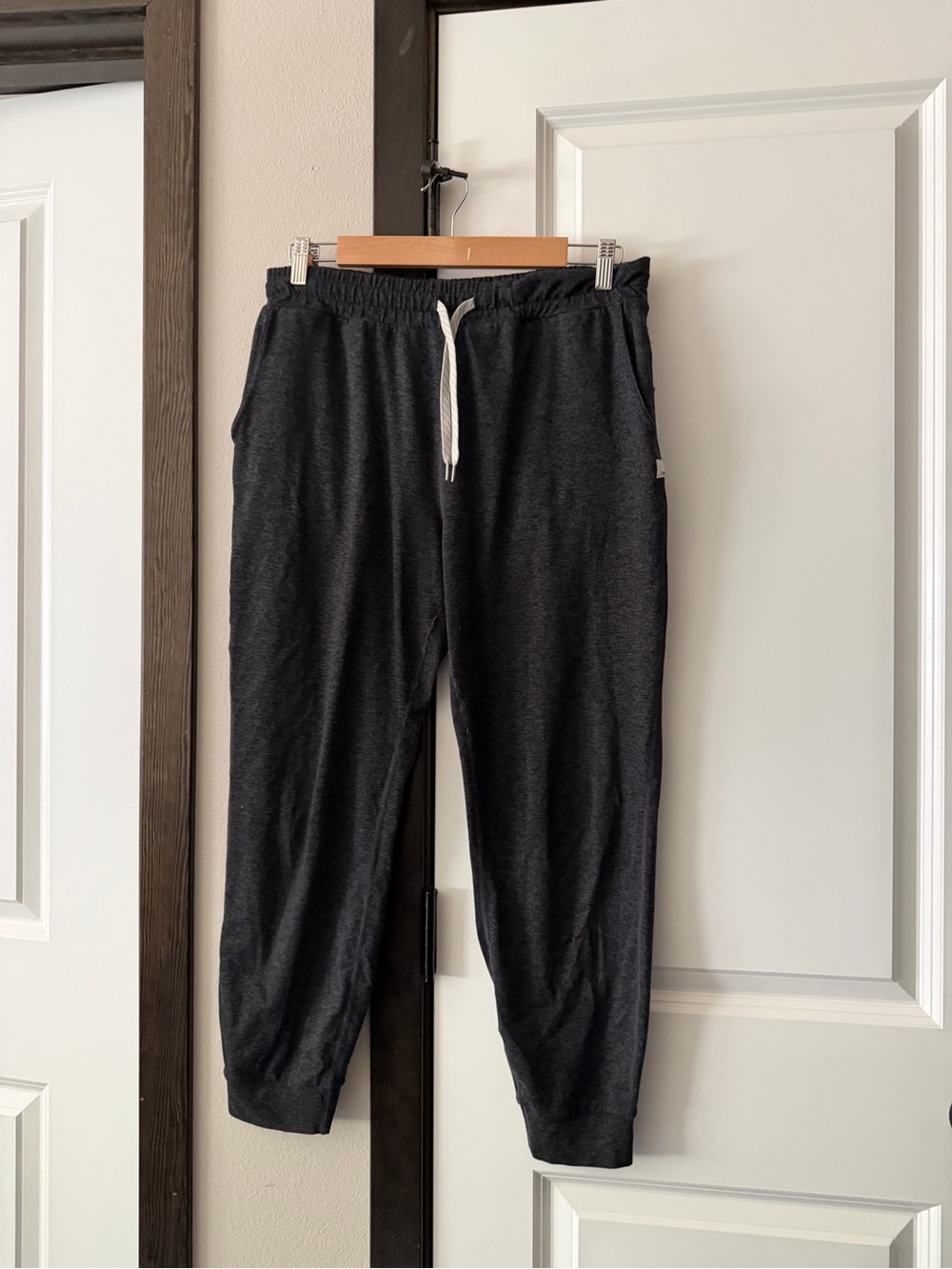 Vuori joggers